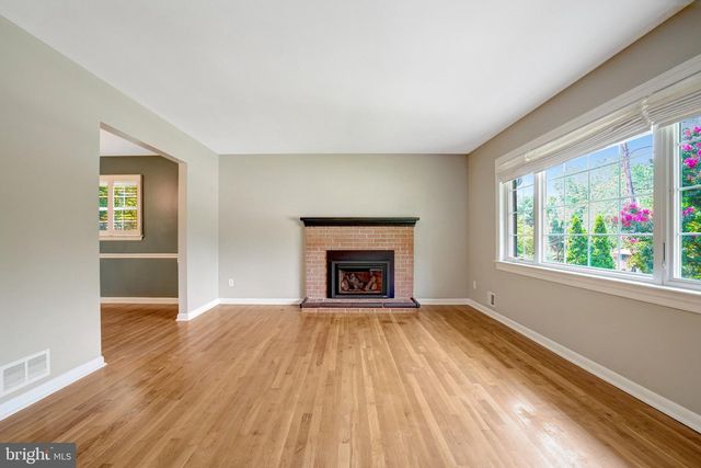 821 N LATHAM ST, Alexandria, VA 22304