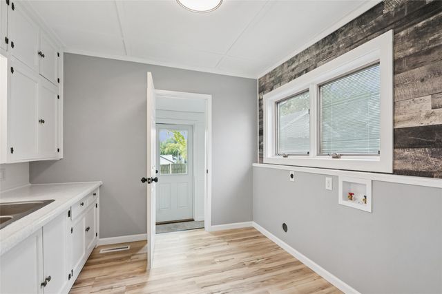 510 S 4th Street, Knoxville, IA 50138