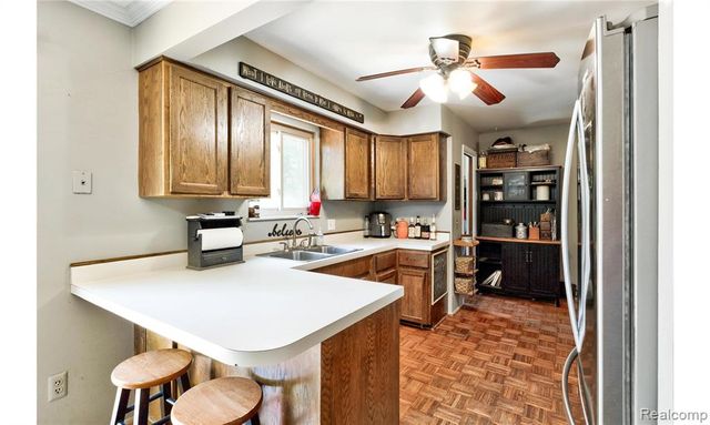 2697 Holland Street, Lake Orion, MI 48360