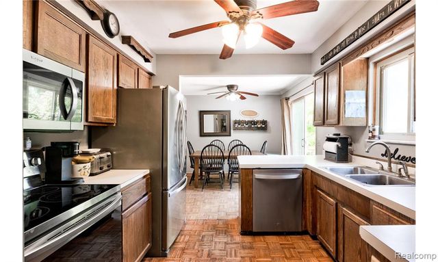 2697 Holland Street, Lake Orion, MI 48360