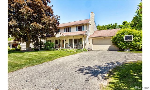 2697 Holland Street, Lake Orion, MI 48360