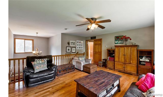 2697 Holland Street, Lake Orion, MI 48360