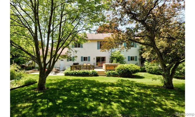 2697 Holland Street, Lake Orion, MI 48360