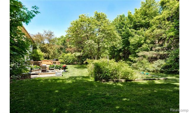 2697 Holland Street, Lake Orion, MI 48360