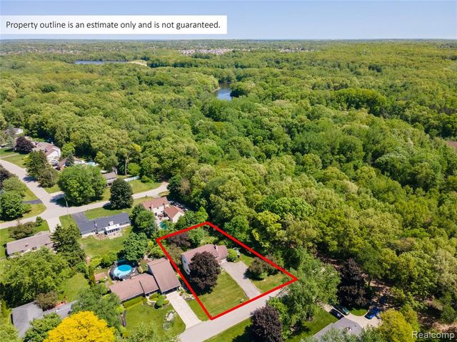 2697 Holland Street, Lake Orion, MI 48360