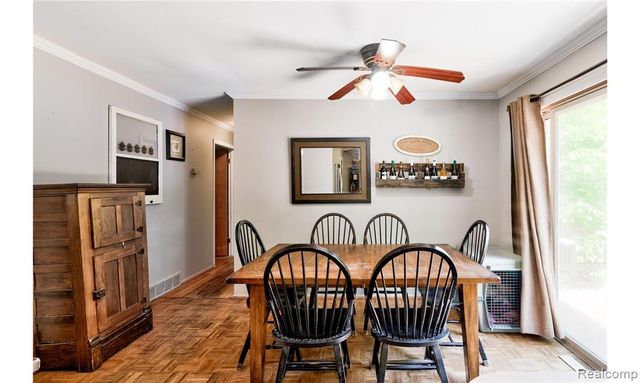 2697 Holland Street, Lake Orion, MI 48360