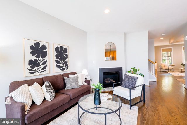 41060 DORATI SQ, Leesburg, VA 20175