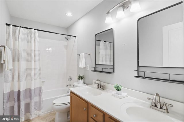 41060 DORATI SQ, Leesburg, VA 20175