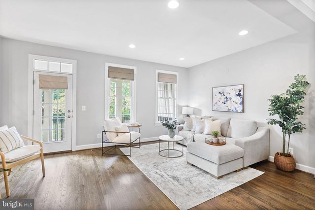 41060 DORATI SQ, Leesburg, VA 20175