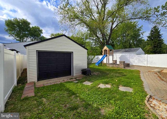 430 PARKVIEW AVE, Langhorne, PA 19047