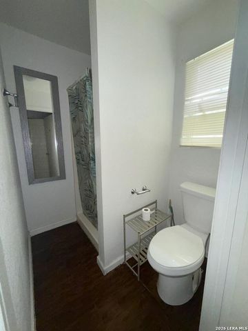 1739 Sacramento, San Antonio, TX 78201