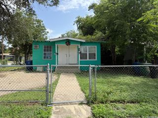 1739 Sacramento, San Antonio, TX 78201