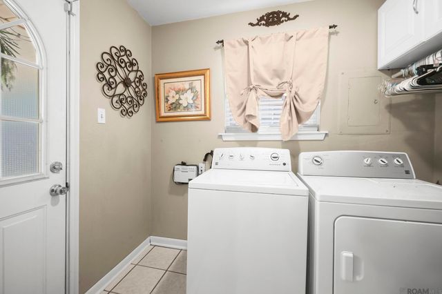 1020 S Stacy Ave, Gonzales, LA 70737