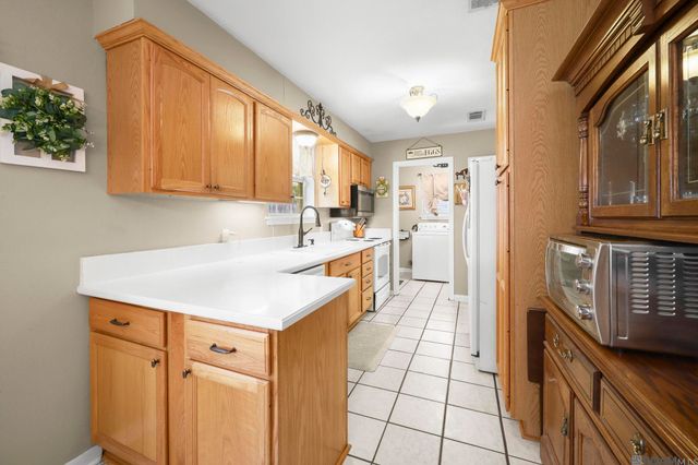 1020 S Stacy Ave, Gonzales, LA 70737