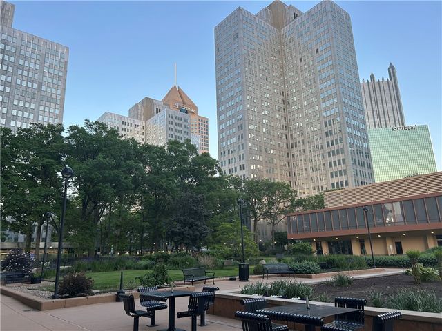320 Fort Duquesne Blvd 7G, Downtown Pgh, PA 15222