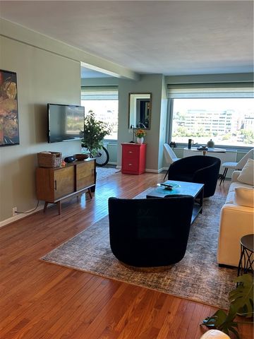320 Fort Duquesne Blvd 7G, Downtown Pgh, PA 15222