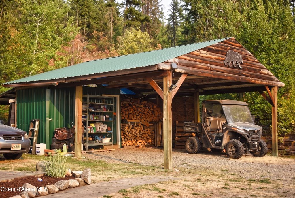223 Birdpoint RD, Bonners Ferry, ID 83805 photo 2