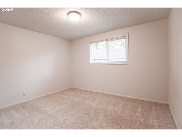 2329 WILLONA Park, Eugene, OR 97408