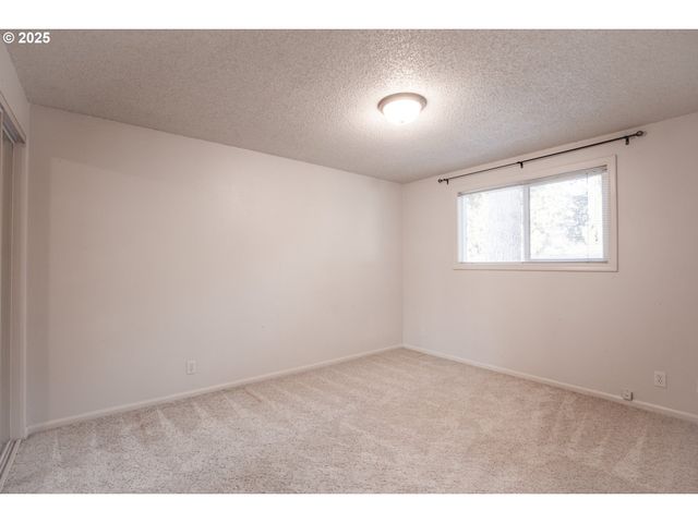 2329 WILLONA Park, Eugene, OR 97408