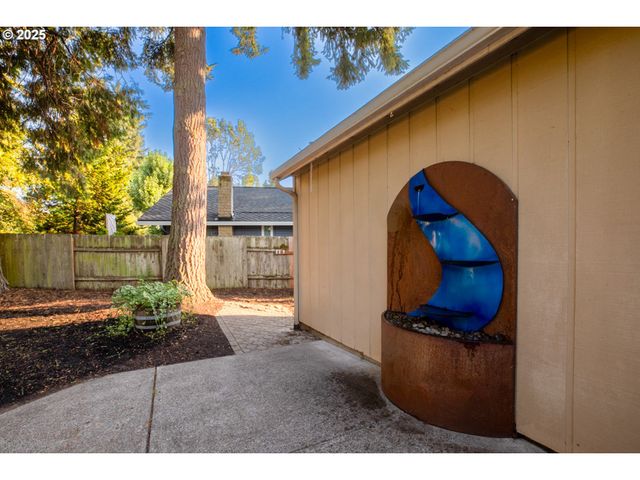 2329 WILLONA Park, Eugene, OR 97408