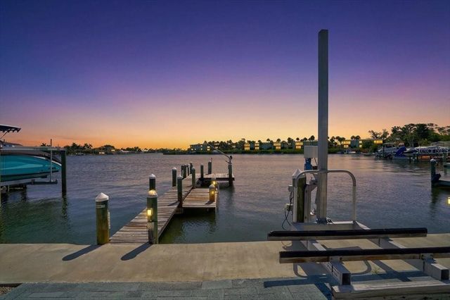17 SEASIDE COURT, Holmes Beach, FL 34217