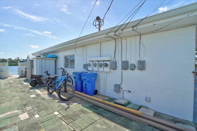 17 SEASIDE COURT, Holmes Beach, FL 34217