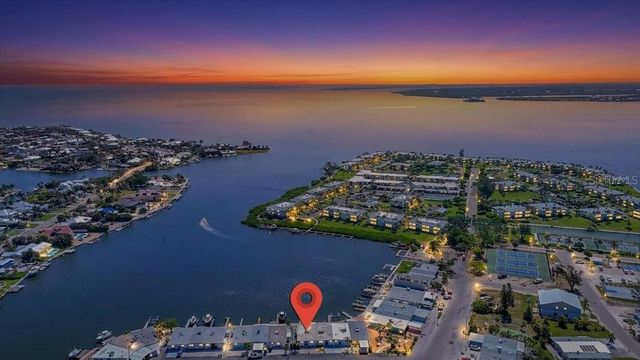 17 SEASIDE COURT, Holmes Beach, FL 34217