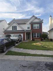 2126 Black Oak Lane, Ellenwood, GA 30294