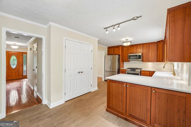 1100 Waterfall Way, Canton, GA 30114