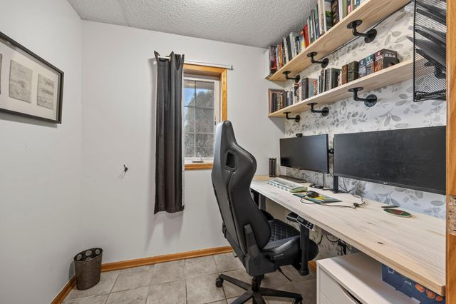 2200 Bridgewater Boulevard S, Cambridge, MN 55008