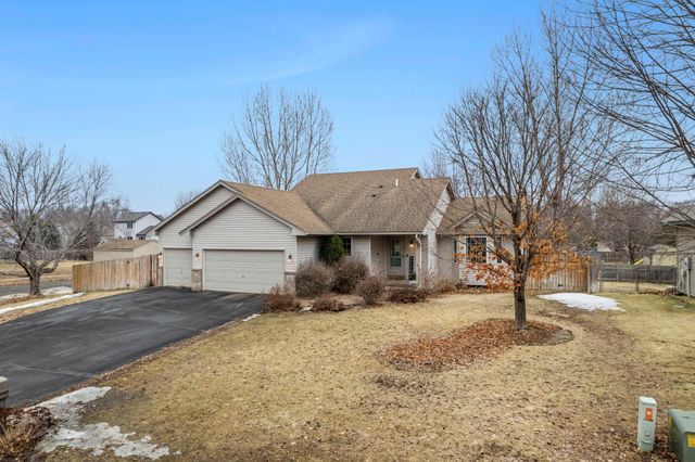 2200 Bridgewater Boulevard S, Cambridge, MN 55008