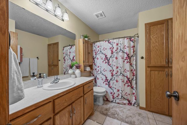 2200 Bridgewater Boulevard S, Cambridge, MN 55008