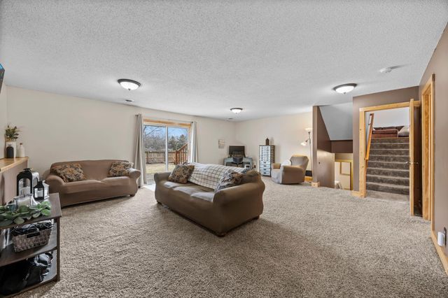 2200 Bridgewater Boulevard S, Cambridge, MN 55008