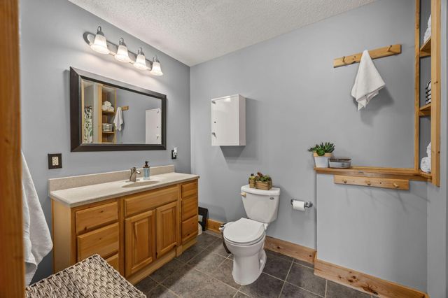 2200 Bridgewater Boulevard S, Cambridge, MN 55008