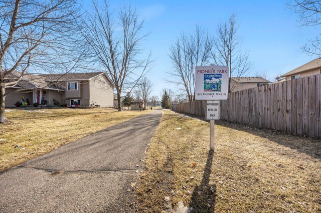 2200 Bridgewater Boulevard S, Cambridge, MN 55008