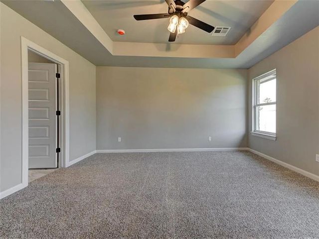 1935 W Flintlock Way, Mustang, OK 73064
