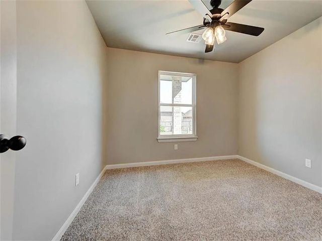 1935 W Flintlock Way, Mustang, OK 73064