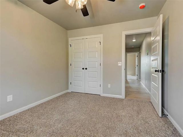 1935 W Flintlock Way, Mustang, OK 73064