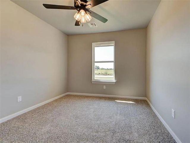 1935 W Flintlock Way, Mustang, OK 73064
