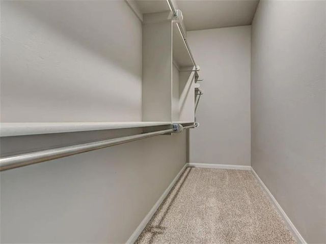 1935 W Flintlock Way, Mustang, OK 73064