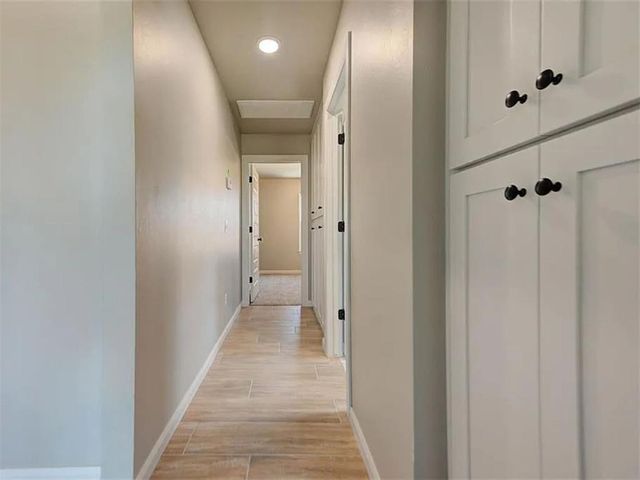 1935 W Flintlock Way, Mustang, OK 73064