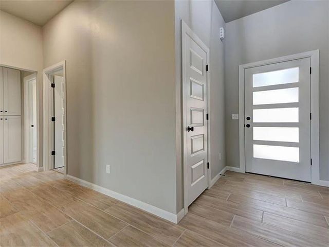 1935 W Flintlock Way, Mustang, OK 73064