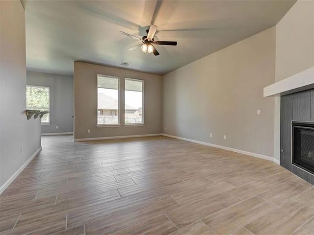 1935 W Flintlock Way, Mustang, OK 73064