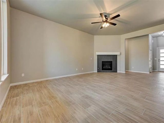 1935 W Flintlock Way, Mustang, OK 73064