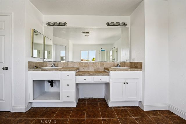 974 Paintbrush Trail, Hemet, CA 92545