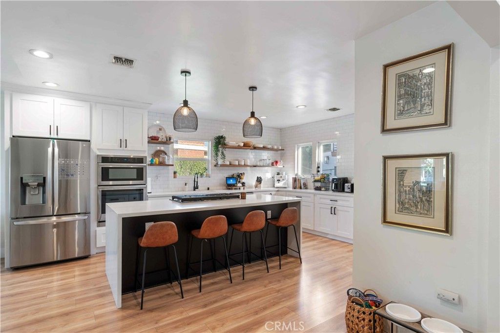 Image 10 of property listing at 5824 Compass Drive, Los Angeles, CA 90045