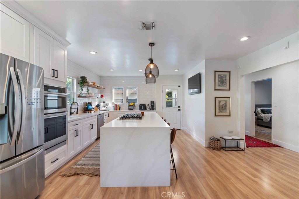 Image 11 of property listing at 5824 Compass Drive, Los Angeles, CA 90045