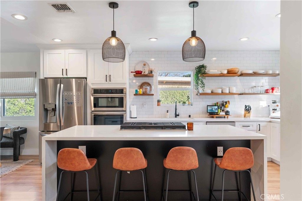 Image 12 of property listing at 5824 Compass Drive, Los Angeles, CA 90045