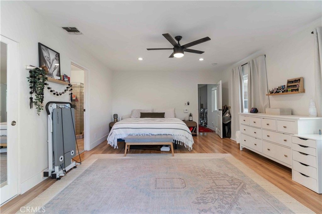 Image 14 of property listing at 5824 Compass Drive, Los Angeles, CA 90045