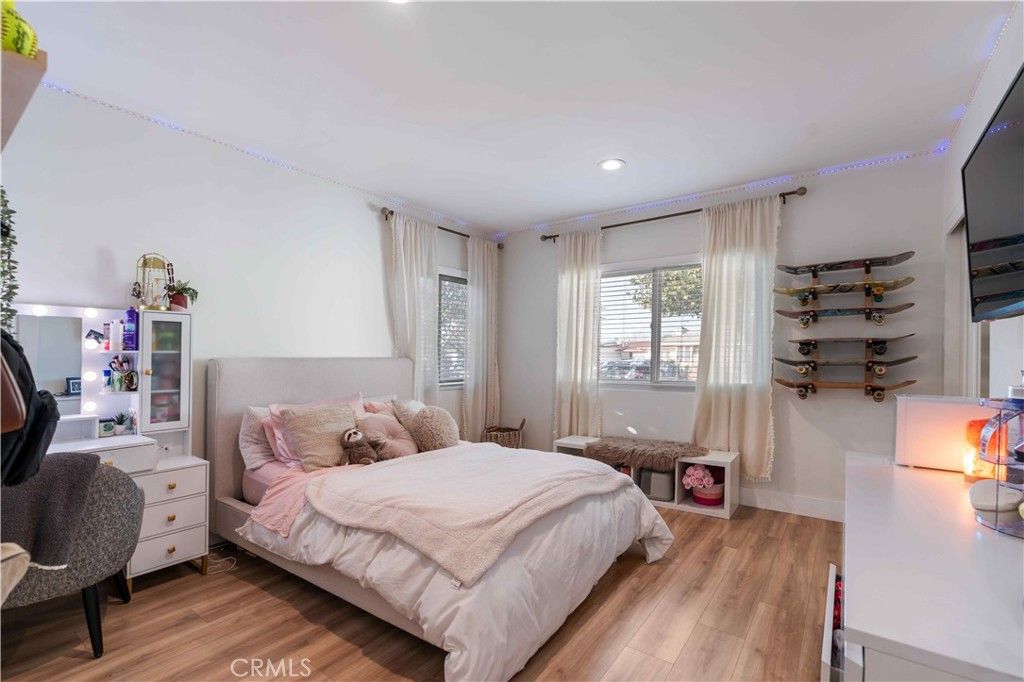 Image 16 of property listing at 5824 Compass Drive, Los Angeles, CA 90045